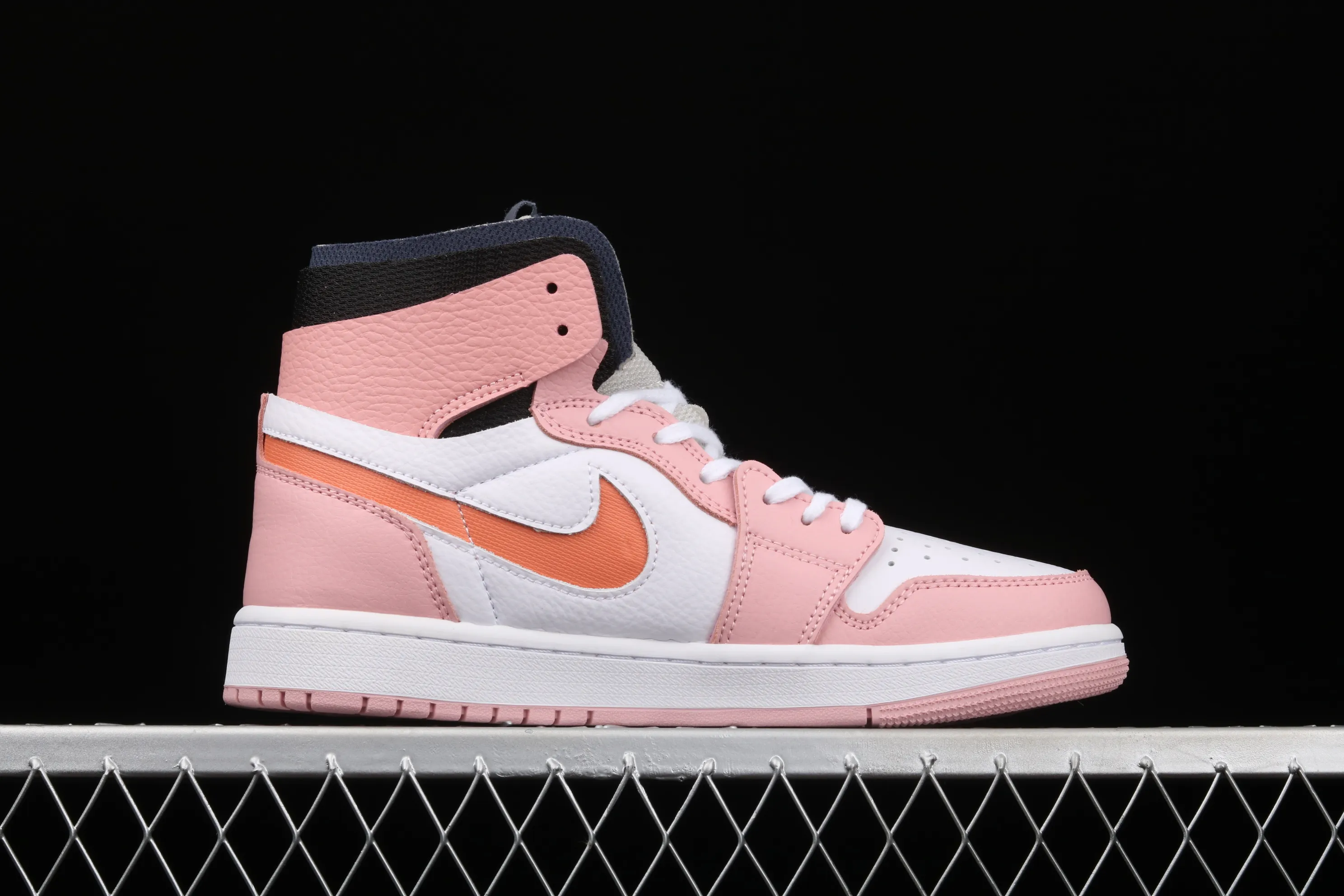 All categories Air Jordan Jordan series basketball shoes Air Jordan 1 High G version Air Jordan 1 Zoom Air CMFT AJ1 Joe 1 pink glaze Sakura pink high-top basketball shoes CT0979-601